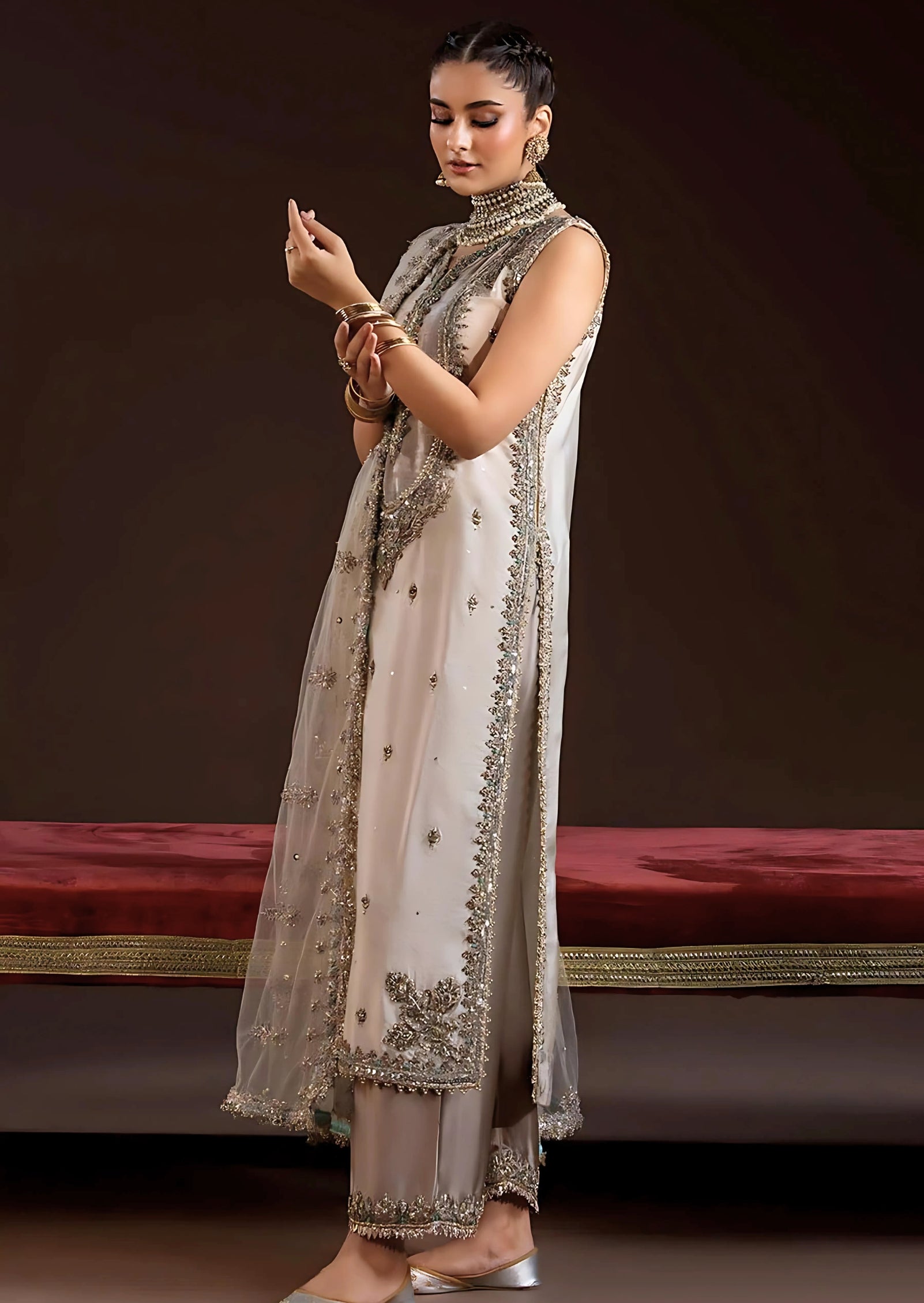 OPULENT BEIGE